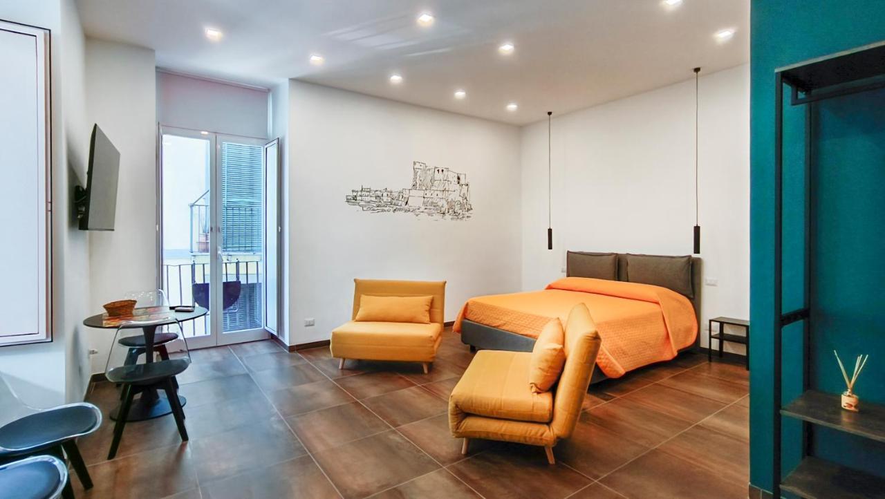 Casa Calu Castel Dell'Ovo Bed & Breakfast Napoli Ngoại thất bức ảnh